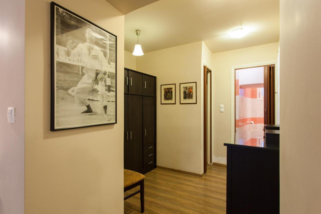Psyri Neoclassical House With Yard アテネ エクステリア 写真