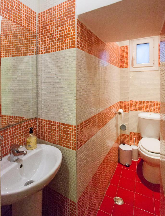 Psyri Neoclassical House With Yard アテネ エクステリア 写真