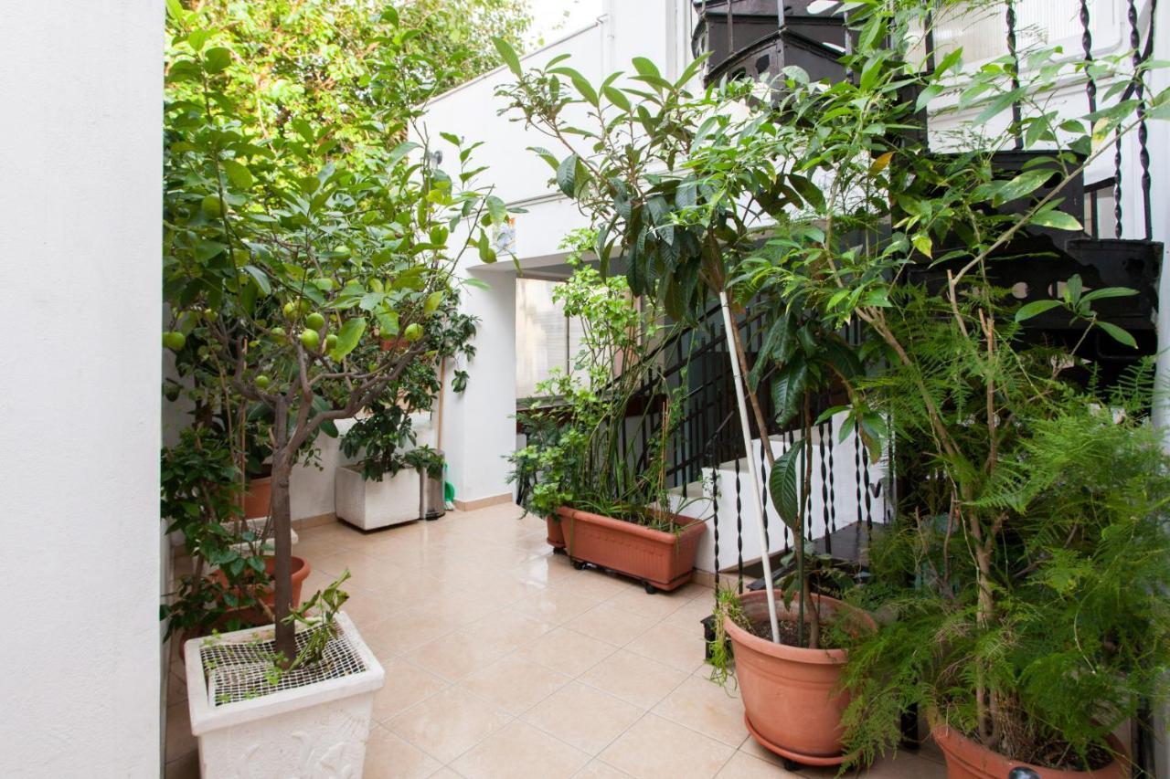 Psyri Neoclassical House With Yard アテネ エクステリア 写真